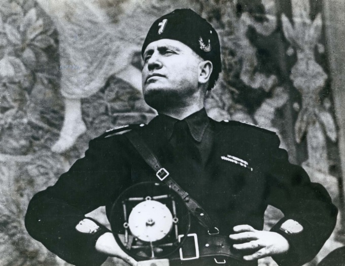 Mussolini cittadino onorario: proposta la revoca