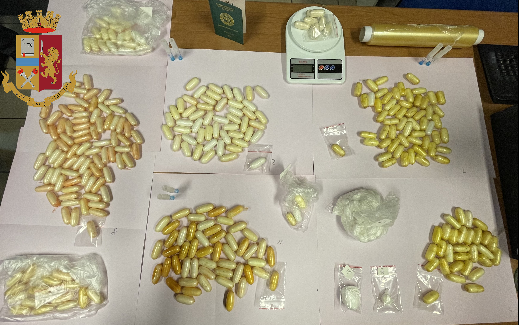In casa aveva 3 chili di cocaina, arrestato