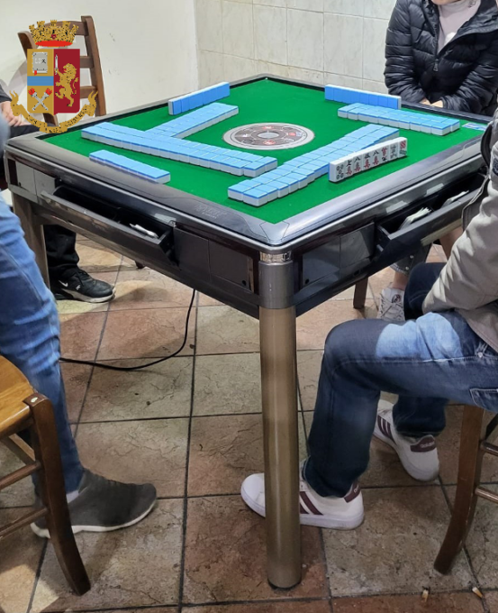 Bisca in un bar, cinque persone denunciate
