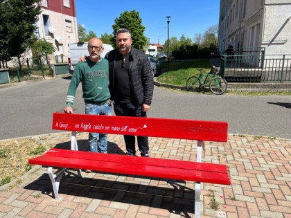Una panchina rossa in ricordo di Giusy Arena – IL VIDEO