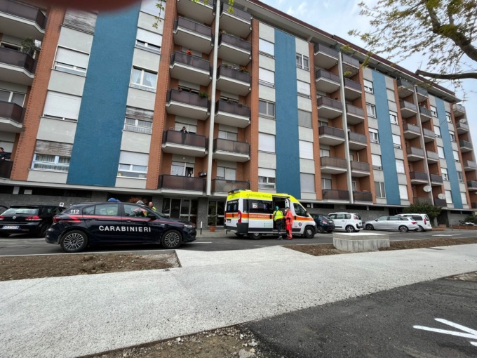 Un bambino di soli cinque mesi è morto in culla nel primo pomeriggio di oggi, domenica 23 aprile 2023, a Crescentino.