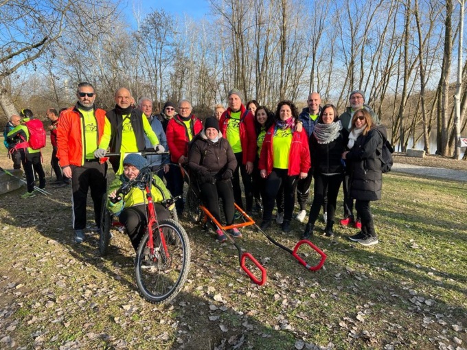 Unione Sindacale Italiana Carabinieri dona una handbike alla Hope Running
