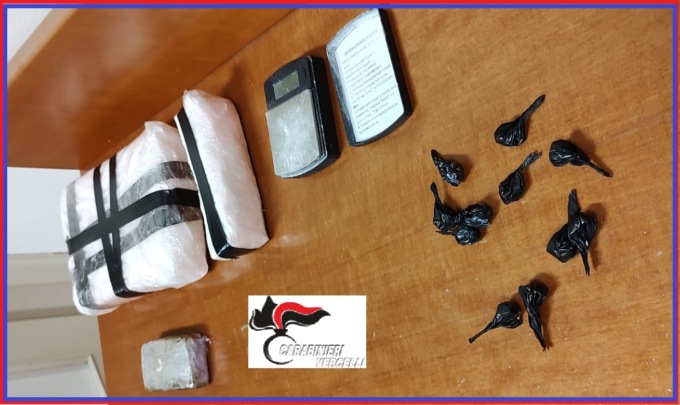 Aveva un chilo di droga, arrestato crescentinese