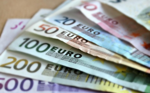 Petrolio prezzo sopra i 100 dollari: cosa cambia per le imprese e le famiglie di Chivasso