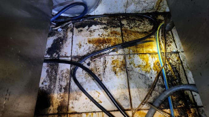 Sporcizia in cucina e cibo ammuffito, scatta la multa da 30mila euro