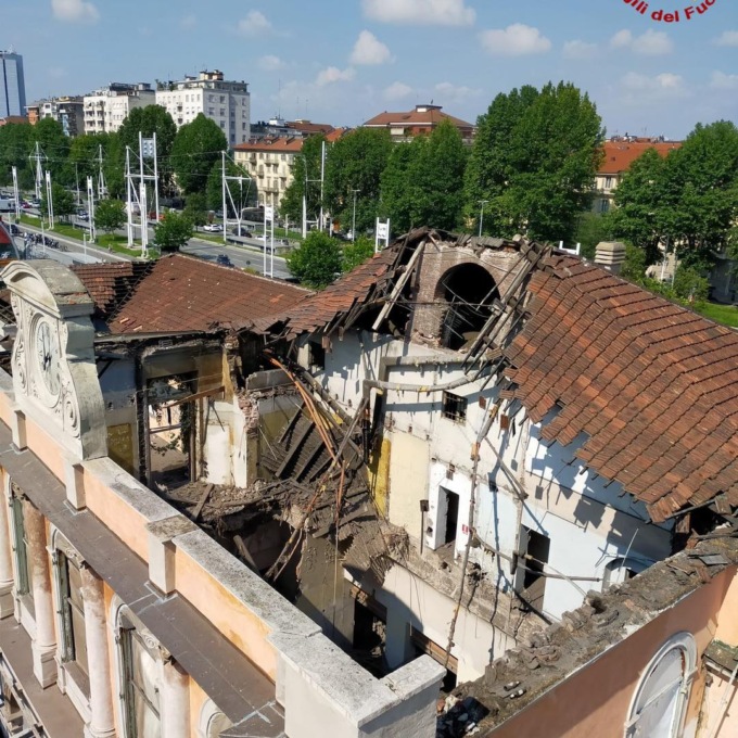 Crolla tetto dell’ex stazione di Porta Susa