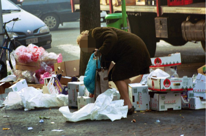Nuovi poveri: la crisi colpisce duramente anche i più giovani
