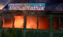 Incendio al bar Matrix di Chivasso VIDEO e FOTO