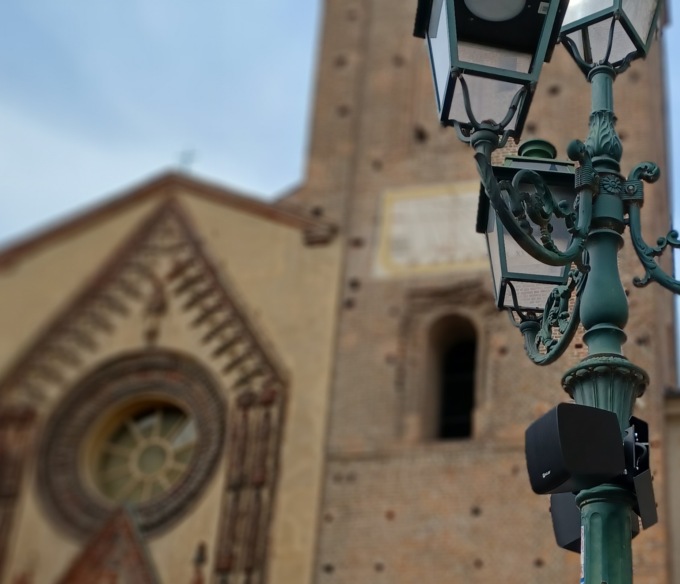 Verniciatura di lampioni  e lanterne del centro storico