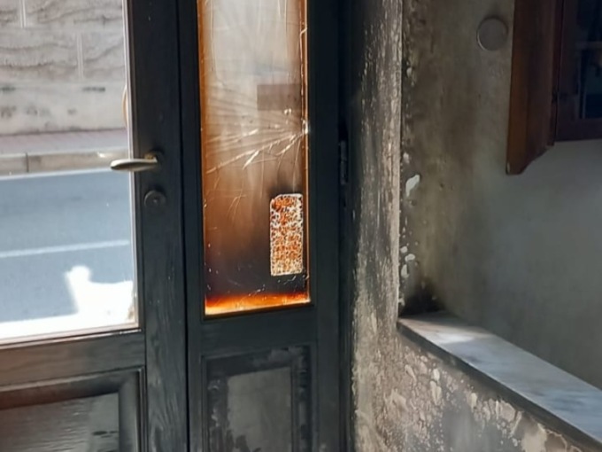 In fiamme il salone di Simona Marchetti