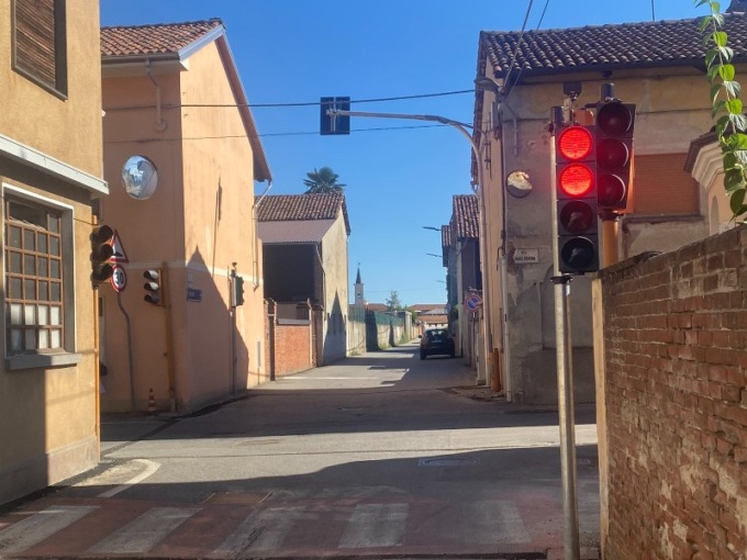 Nuovo semaforo, «L’incrocio ora è in sicurezza»