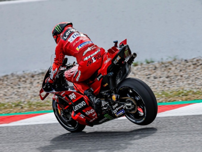 MotoGp Malesia, Pecco torna in Pole