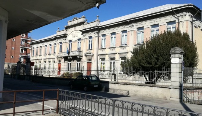 Bagni scolastici rotti da mesi, Sellaro scrive ad Asl e Prefetto