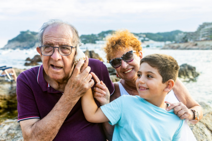 Cari nonni, aspettiamo le vostre storie