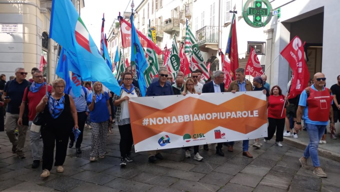 Strage di Brandizzo, “Basta morire di lavoro”