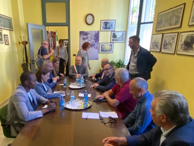 Strage di Brandizzo, la Commissione d’inchiesta della Camera sul luogo della tragedia