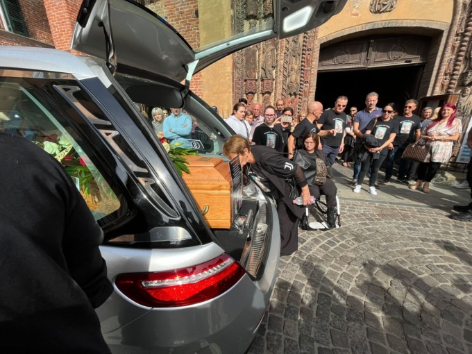 Strage di Brandizzo, IL VIDEO dei funerali dell’operaio Giuseppe Aversa