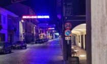 «Viale completamente al buio ma... le luminarie sono accese»