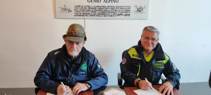 Alpini e Volontari Protezione Civile  A2A aiutano chi ha bisogno