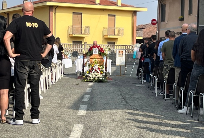 L’addio a Carlos Barletta, morto sul lavoro a soli 20 anni