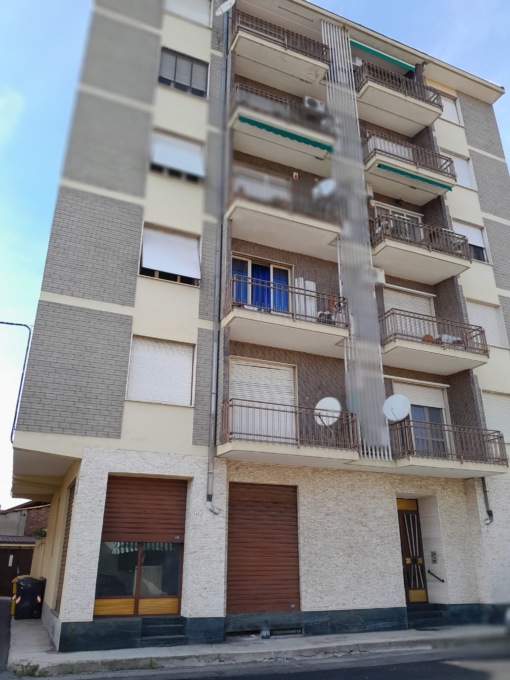 «Ci hanno occupato la casa e non pagano  le bollette: ora rischiamo il pignoramento»