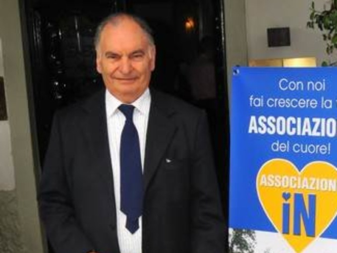 L’ultimo saluto al poeta con la Calabria nel cuore