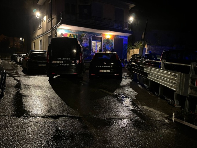 Blitz nella notte a caccia di droga