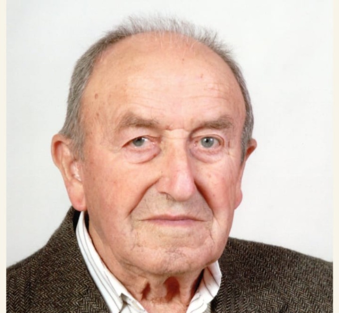 Addio alla memoria storica del paese