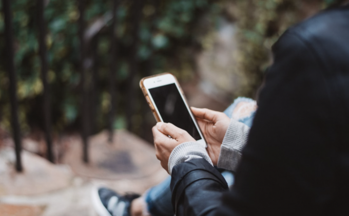 Radiazioni e smartphone: una ricerca identifica i modelli più a rischio