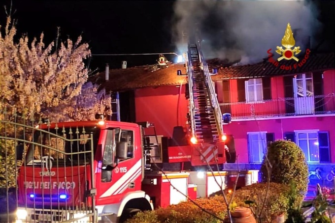 Famiglia perde la casa durante un incendio, partita una raccolta fondi