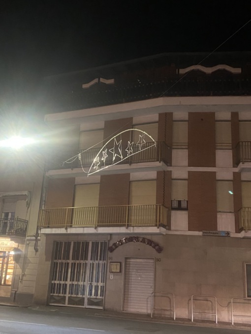 «Le luci e le renne  non cancelleranno i tanti problemi»