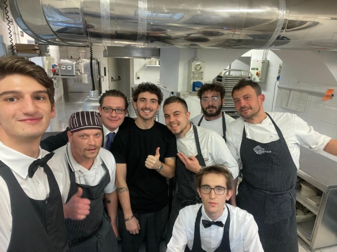 Pecco Bagnaia in città la Vigilia di Natale
