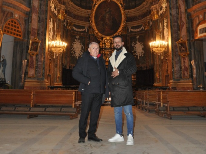 Scompare il ponteggio dalla chiesa ma restano 70mila euro di debito