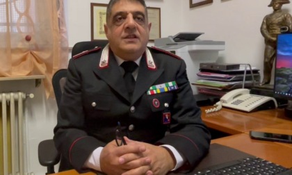Chiede aiuto al Luogotenente dei carabinieri che gli salva la vita