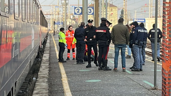 Donna investita dal treno a Chivasso, è morta
