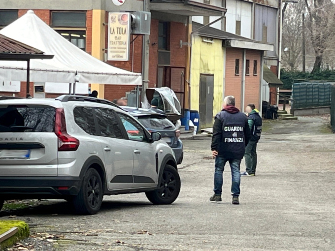 Blitz delle Fiamme Gialle nel ristorante della «Tola»