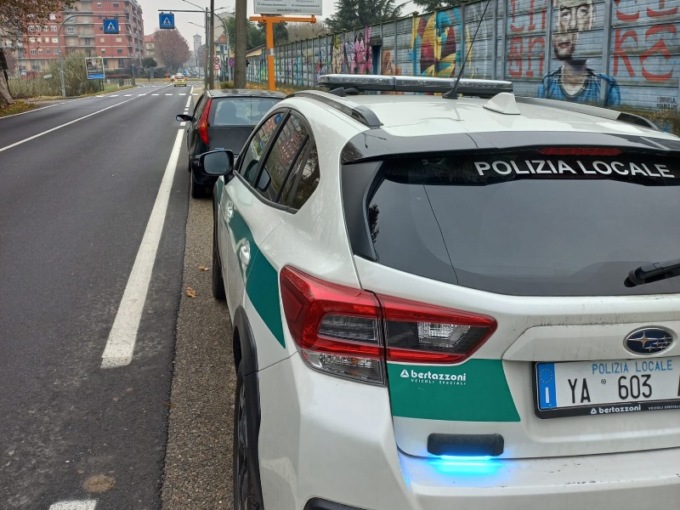 Non è la prima volta che viaggiava in auto senza assicurazione e revisione, pensionato beccato