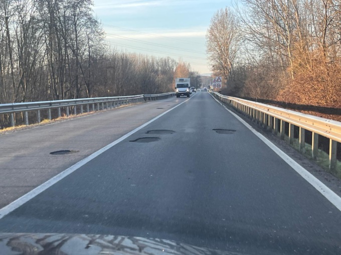 La Provinciale stracolma di crateri: «Sistematela»