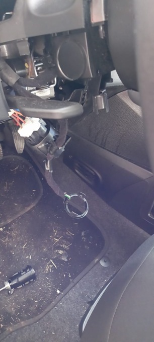 Rubano l’auto di Vita Tre e la riportano il giorno dopo… distrutta