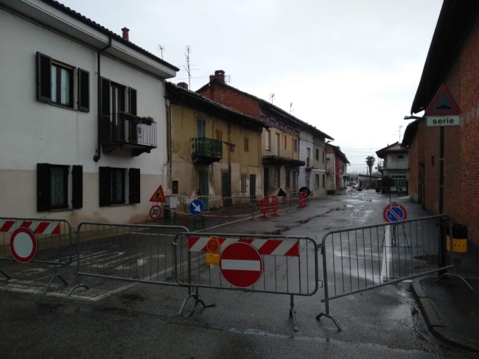 Crolla il tetto di una casa