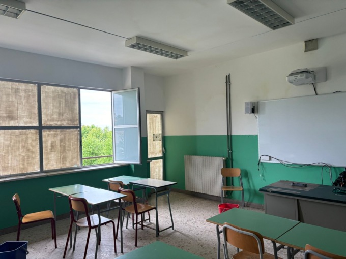 Infiltrazioni a scuola, riconsegnate le aule all’Ubertini