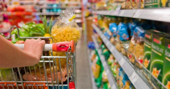 Boom di furti di cibo: «O pago il mutuo o pago la spesa»