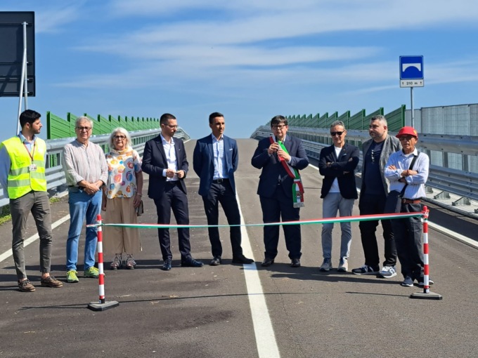 Aperto al traffico il cavalcaferrovia di Chivasso