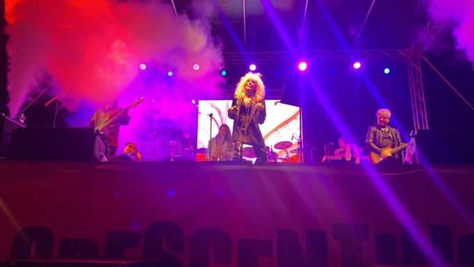 Donatella Rettore fa impazzire Crescentino con il Brilla Summer Tour I VIDEO