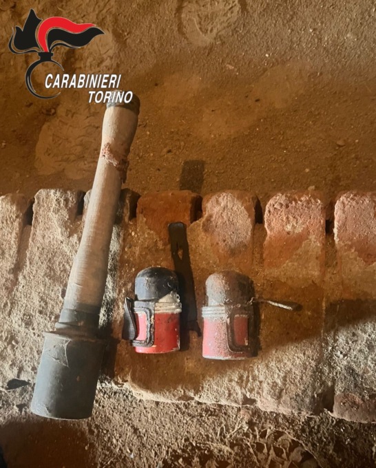 Granate e bombe in un fienile di Foglizzo