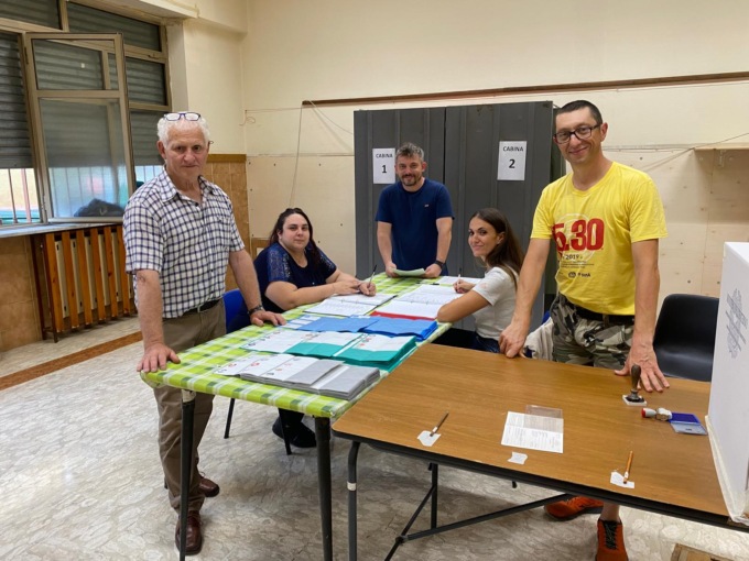 Elezioni Amministrative 2024: l’affluenza alle urne alle 23 LE FOTO
