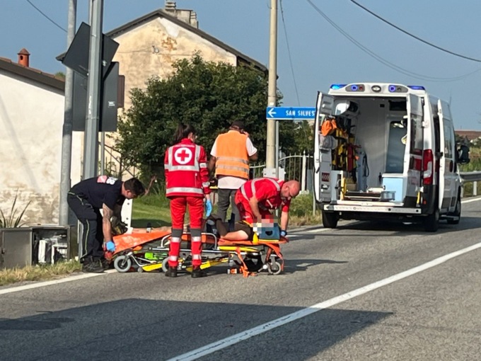 Tir aggancia un cestello sulla 31bis, grave un operaio
