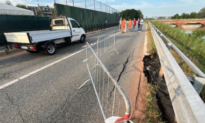 Crolla la strada, chiuso viale Vigili del Fuoco LE FOTO