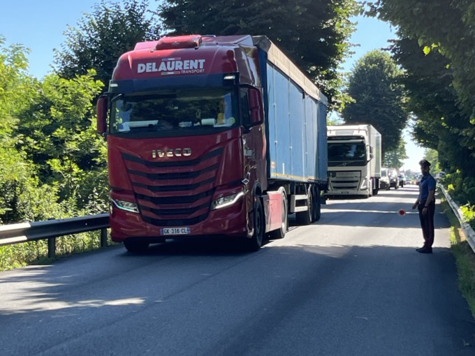 Ponte di Sant’Anna, l’ultimatum dei sindaci: “Incontro entro luglio o blocchiamo il ponte”