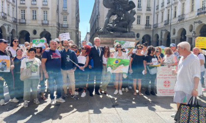 Bambini strappati e affidi facili, il presidio in centro